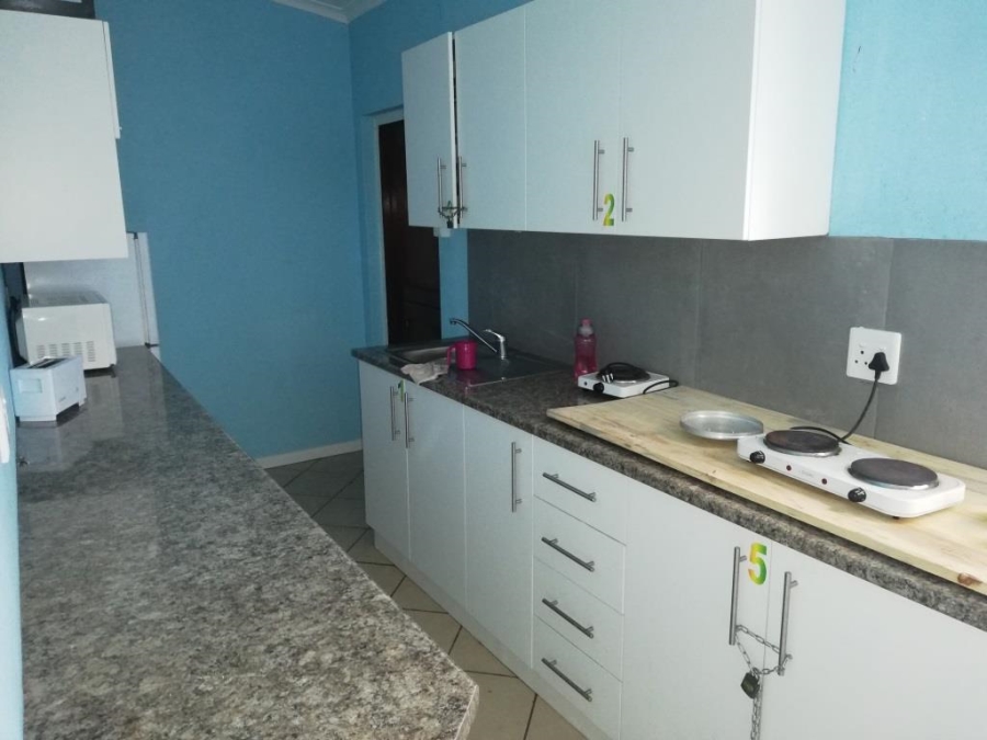 To Let 1 Bedroom Property for Rent in Quigney Eastern Cape